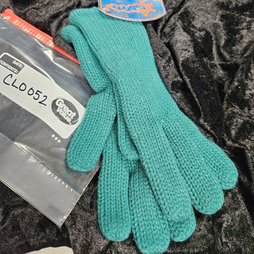 cybrrrr green knit look glovers - green color - new with tags